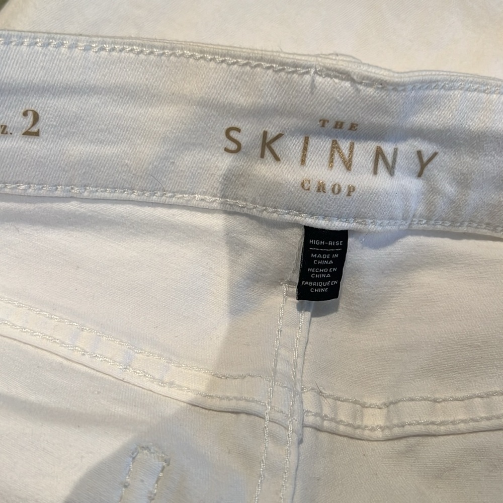 WHBM Skinny Crop size 2 regular length HighRise in White - Picture 3 of 3
